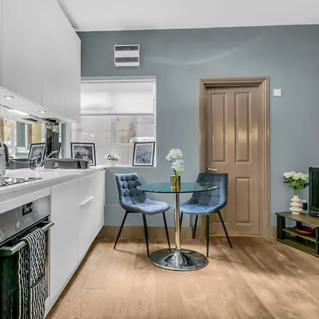 Mysquare One Bed Lower Floor Flat Near Oxford Street